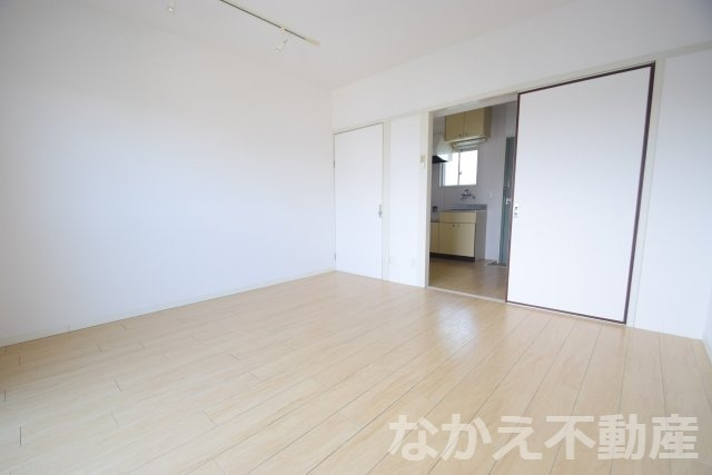 【寝室】 | 落ち着いた色調の寝室です