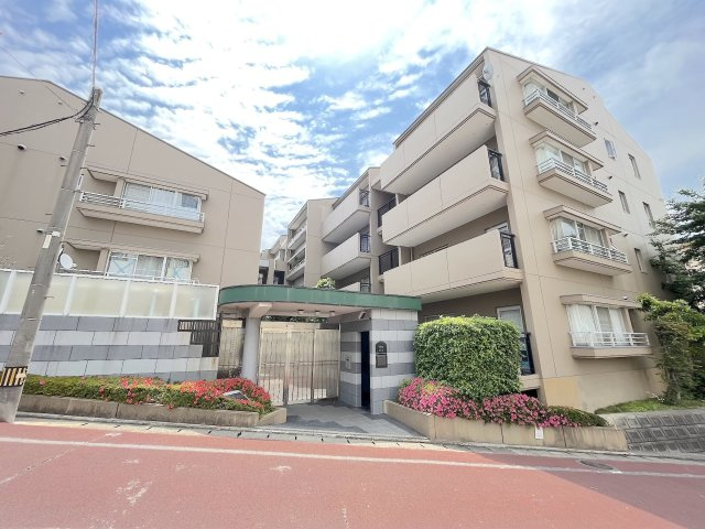 ロワールマンション長丘の外観