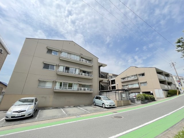 ロワールマンション長丘の外観