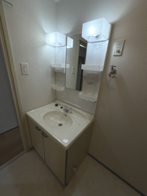 【独立洗面台】 | カルム東淀川 | 独立洗面化粧台が付いています