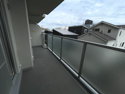 【バルコニー】 | カルム東淀川 | 広々としたバルコニーです