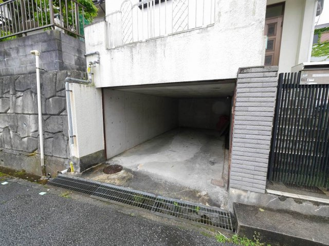 ヴァンベール唐櫃の駐車場