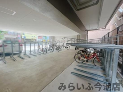 【駐車場】 | エスリード今池アヴェール | 駐輪場