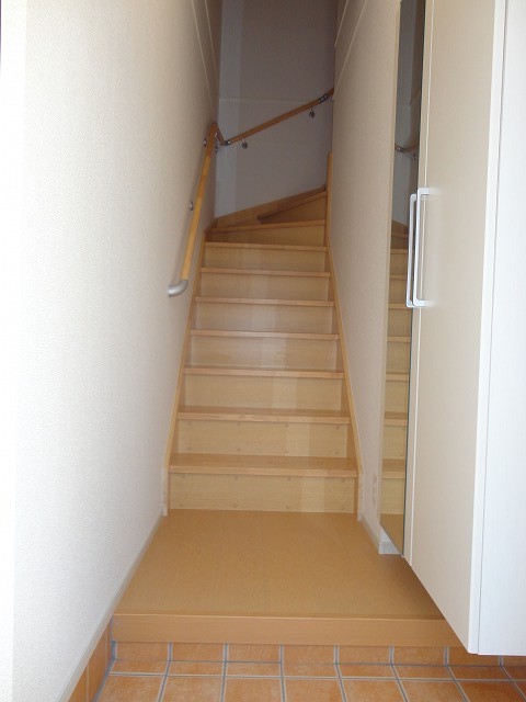 オレンジヒルズ論田Bの玄関