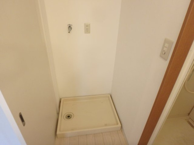 【設備】 | ラポール西宮 | 防水パン付き室内洗濯機置場