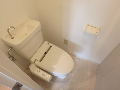 【トイレ】 | ラポール西宮 | 落ち着いた色調のトイレです