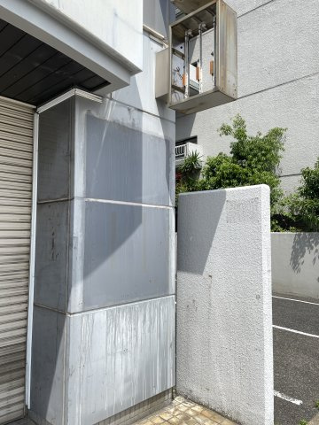 熱田区四番ビルのエントランス