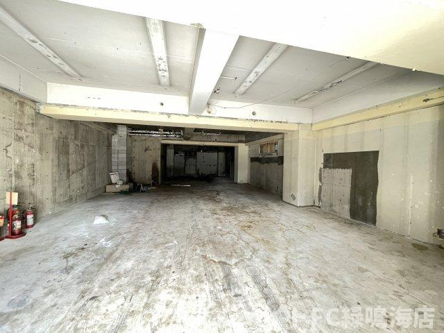 熱田区四番ビルの駐車場