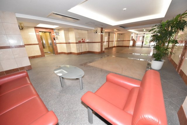 リーガル江戸堀のエントランス|ゆとりのあるエントランスです