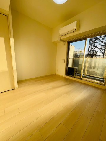 仲介手数料0円！！エステート金山の居間・リビング