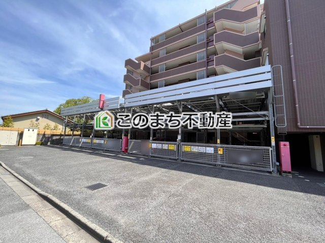 サンクレイドル宇都宮操町ウインフォートの駐車場