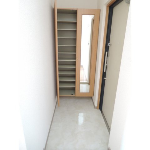 az haus(アーツェットハウス)の玄関