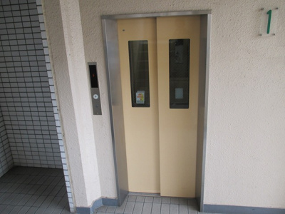 【その他共用部分】 | ハイツサンコー | エレベーターが有るので便利ですね