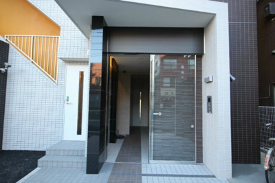 【エントランス】 | ファミーユ