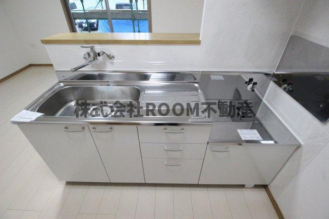 都城市千町の賃貸マンションのキッチン|コンパクトなキッチンで掃除もラクラク
