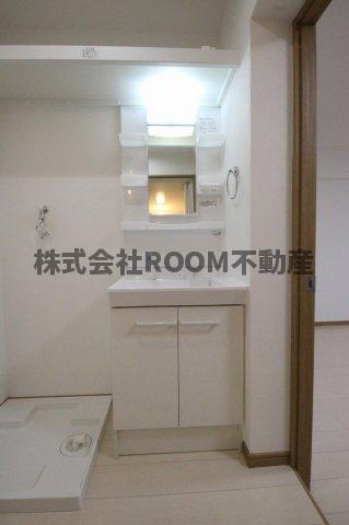 都城市千町の賃貸マンションの独立洗面台