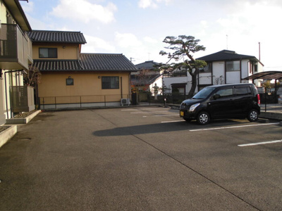 【駐車場】 | グランデ・ピーノ Ｅ | 駐車場