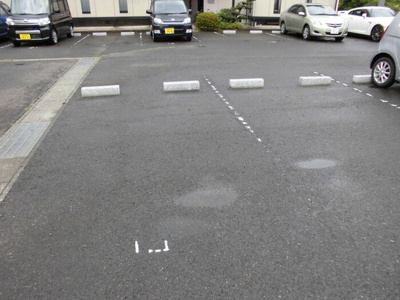 【駐車場】 | ロイヤルガーデン吉倉 Ｄ | 駐車場