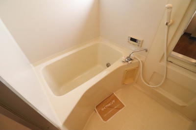 【浴室】 | ロイヤルガーデン吉倉 Ｄ | バス