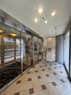 【ロビー】 | WGB江坂 | 落ち着いたロビーです