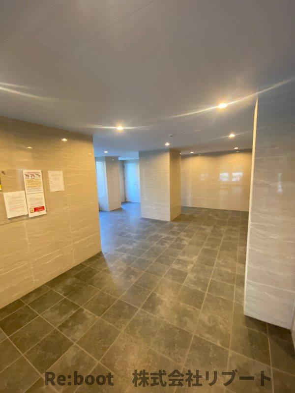 船橋市本郷町の賃貸マンションのロビー