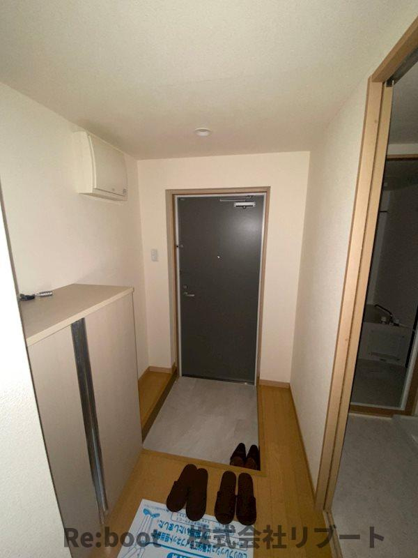 船橋市本郷町の賃貸マンションの玄関