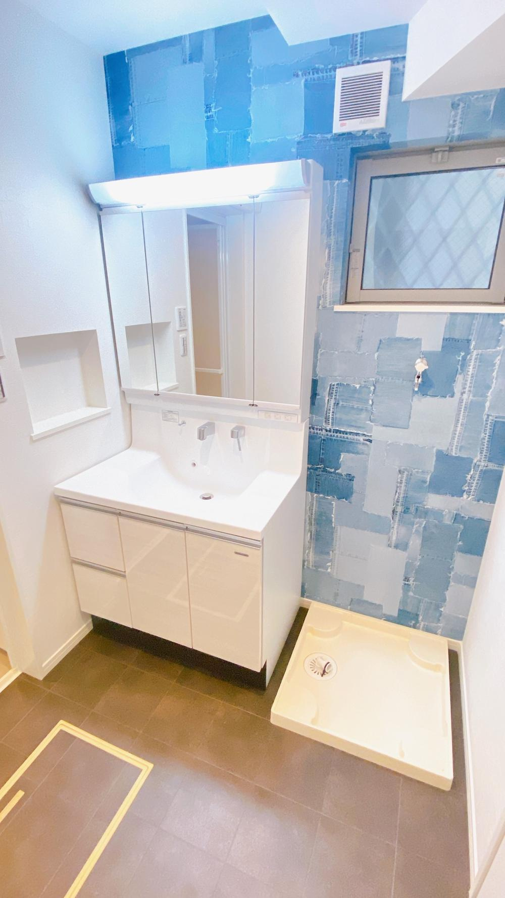 枚方市須山町　未入居一戸建ての独立洗面台