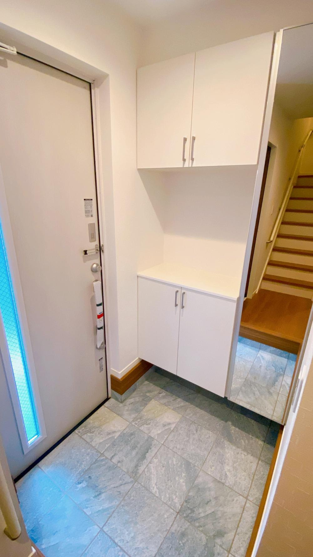 枚方市須山町　未入居一戸建ての玄関