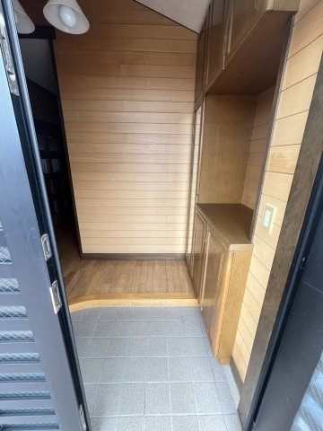 第1本多ビルの玄関