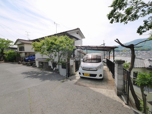 生駒市小瀬町戸建の駐車場