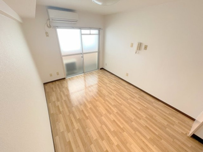 【寝室】 | サウスビレッジ