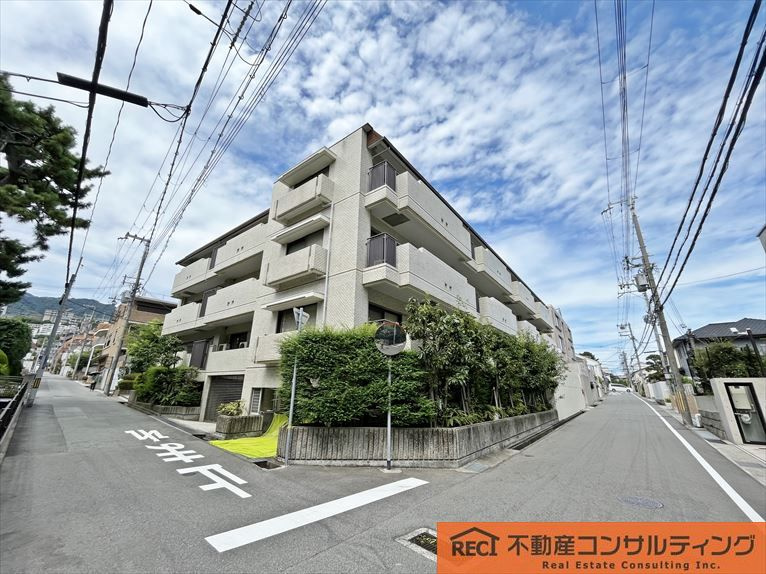 ハイコート御影の外観