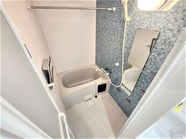 船橋市前原西２丁目の賃貸マンションの浴室|明るいバスルーム！