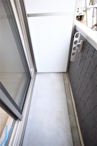 船橋市前原西２丁目の賃貸マンションのバルコニー|シャッター雨戸つき