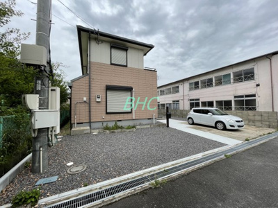 【外観】 | 草津市西渋川２丁目 | 陽当りや通風・仕様設備やお部屋の大きさの比較、近隣・周辺環境や街並みなど、資料には掲載していない情報が現地にはたくさんあります。
是非一度、現地をご確認ください。