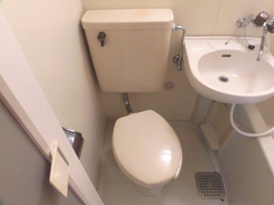 【トイレ】 | Bulk court | 清潔感のあるトイレです。