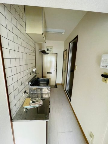 シャトル清水の内装