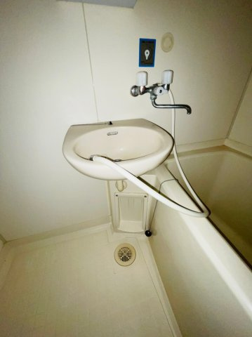 シャトル清水の洗面所