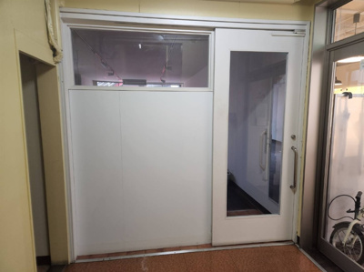 【玄関】 | くろふねビル | 入口装飾自由