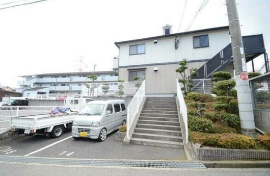 ルミエール光明池A棟の外観