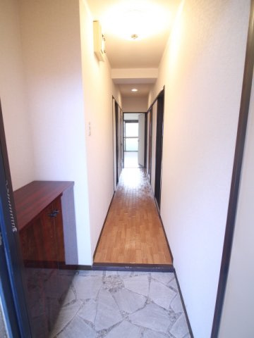 レジデンス向陽の玄関