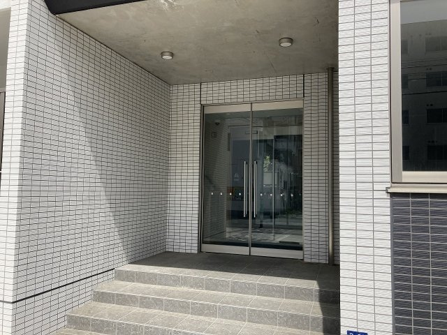 ＲＥＧＩＤＩＡ小白川のエントランス