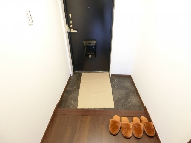 エバーランドシティ新・泉北5番館の玄関