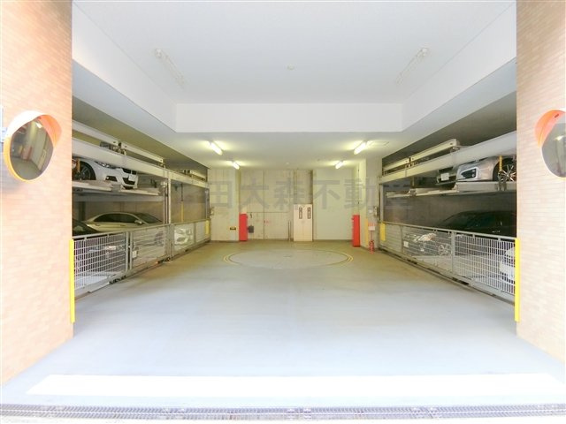 西蒲田パークホームズの駐車場