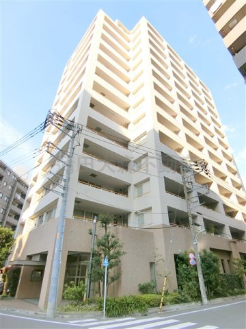 西蒲田パークホームズの外観|2002年7月築　SRC鉄骨鉄筋コンクリート造14階建て総戸数77戸のフあミリータイプの分譲賃貸マンション　東京都大田区西蒲田7丁目　京浜東北線蒲田駅徒歩8分、東急池上線蓮沼駅徒歩2分　駐車場バイク

