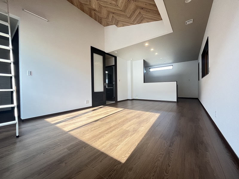 岩田町6丁目　新築戸建の居間・リビング