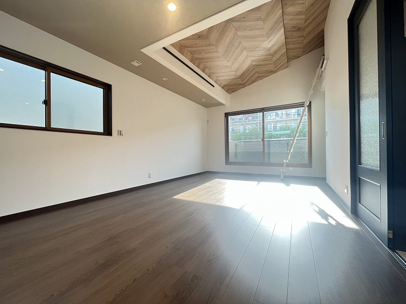 岩田町6丁目　新築戸建の居間・リビング