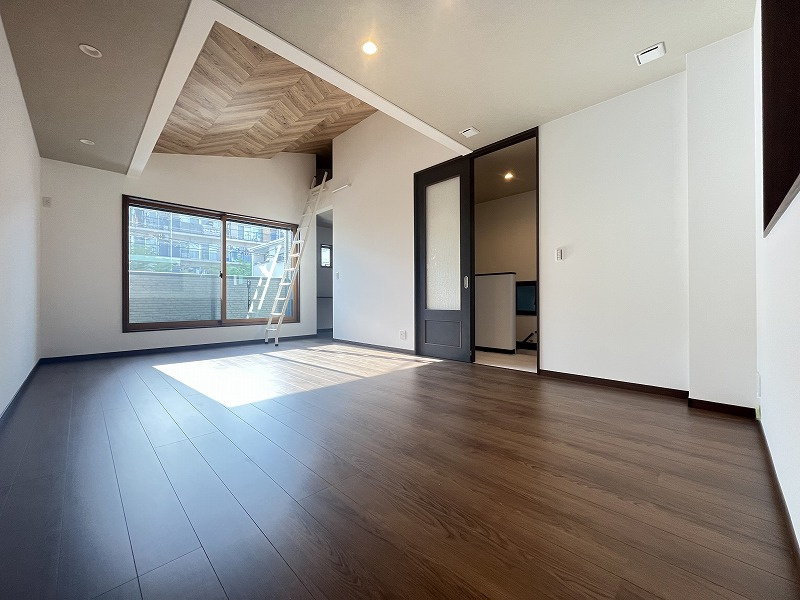 岩田町6丁目　新築戸建の居間・リビング