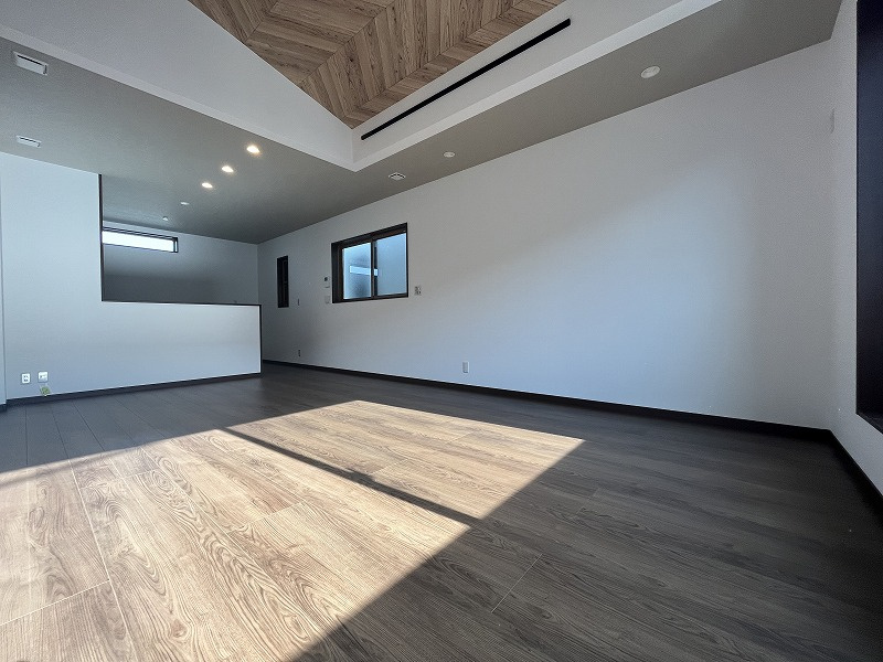 岩田町6丁目　新築戸建の居間・リビング