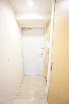 【玄関】 | メルヴェールエスト | ※同物件・反転タイプの写真です。
